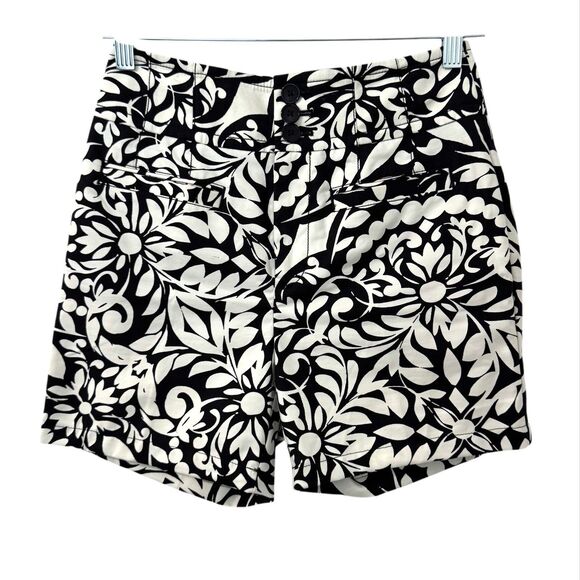Maeve Anthropologie Womens Black White Floral Shorts Size 4P Boho Classic Modern - Picture 1 of 6
